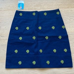 Notre Dame skirt with ND emblem detailing